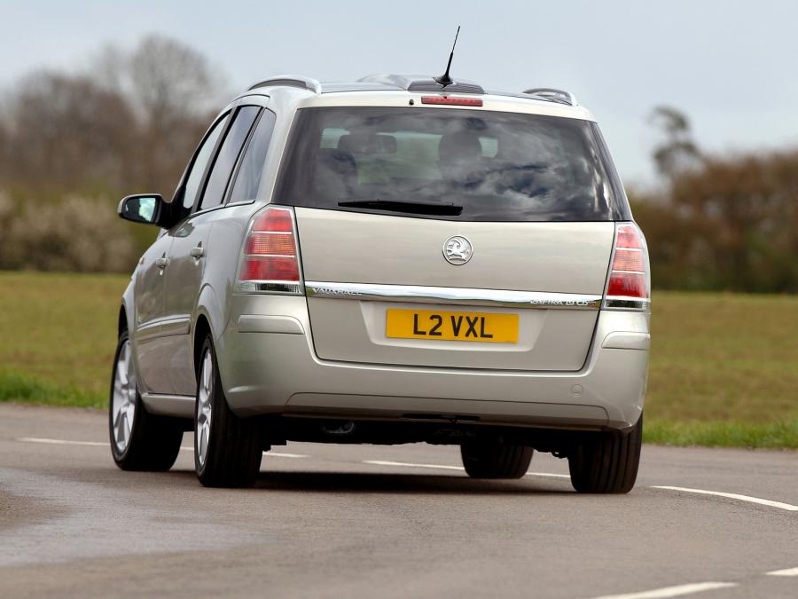  Vauxhall Zafira 2005 года  (фото 8 из 27)